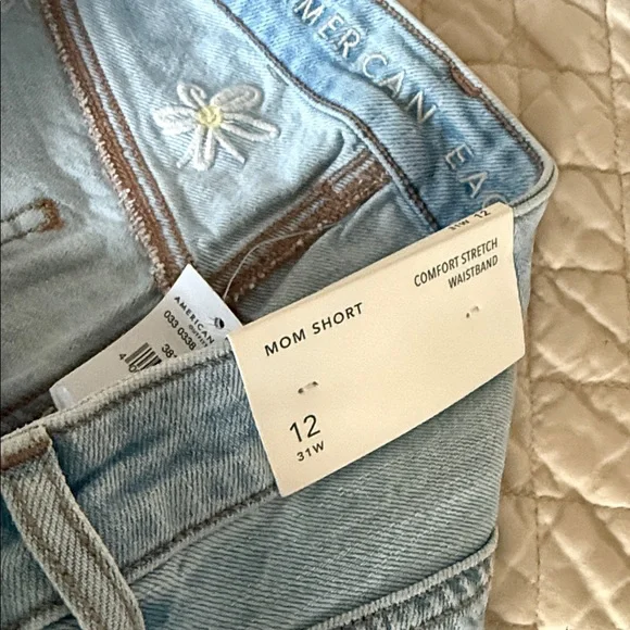 NWT American Eagle Daisy Mom Shorts 12 - Picture 2 of 7